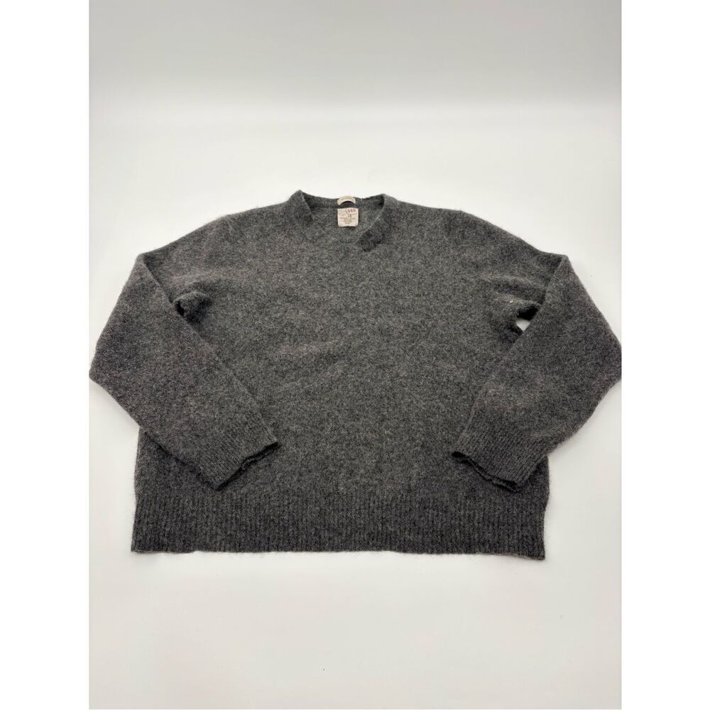 Article 365 Classic Men's Cashmere Charcoal Crewneck Sweater View 3